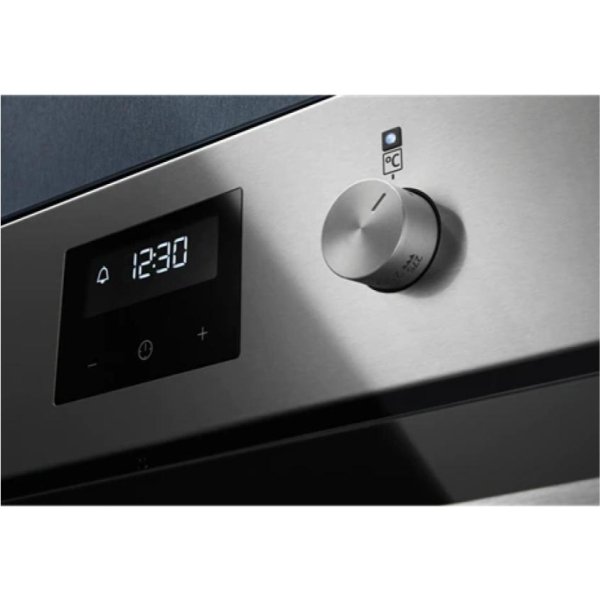 Electrolux 68L Electric Built-in Oven 60cm UltimateTaste 300 KOHLH00XA - Image 4
