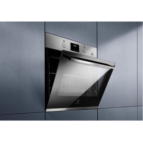 Electrolux 60cm UltimateTaste 500 Built-in Single Oven 72L Capacity (KODGH-70TXA) - Image 4